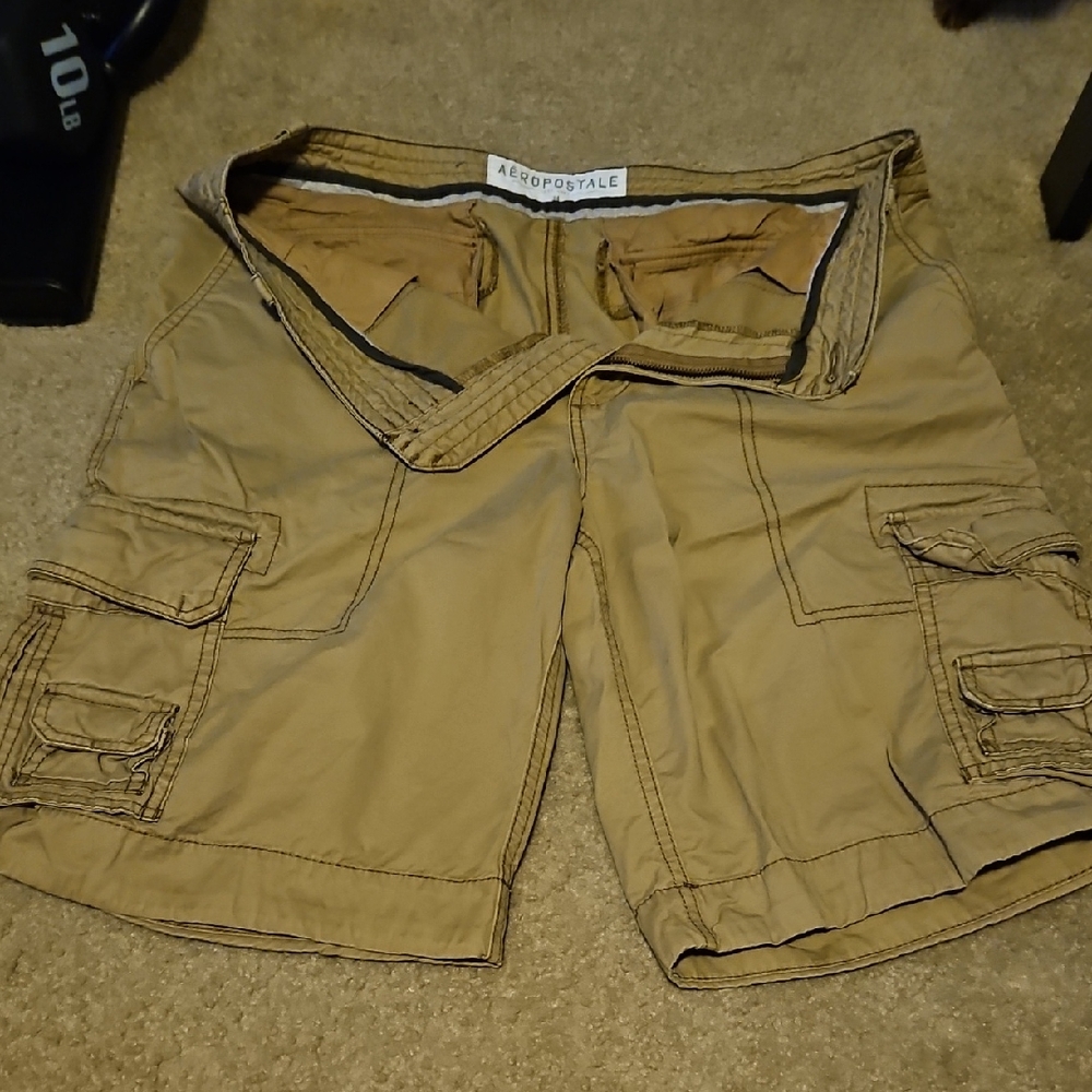 Mens vintage Aeropostale Tan Cargo Shorts 34W